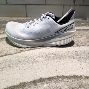 Altra Experience Flow White and Black Running Shoes